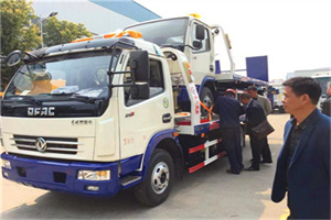 新浦区汽车道路救援拖车价格